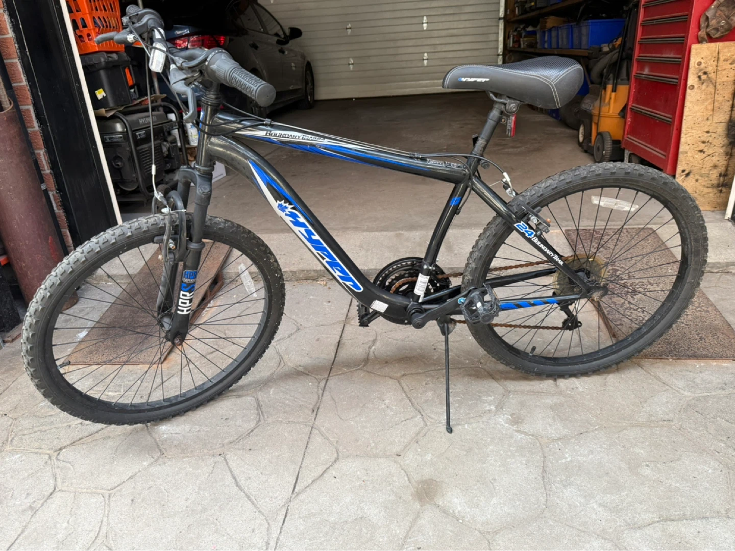 Hyper mountain bike