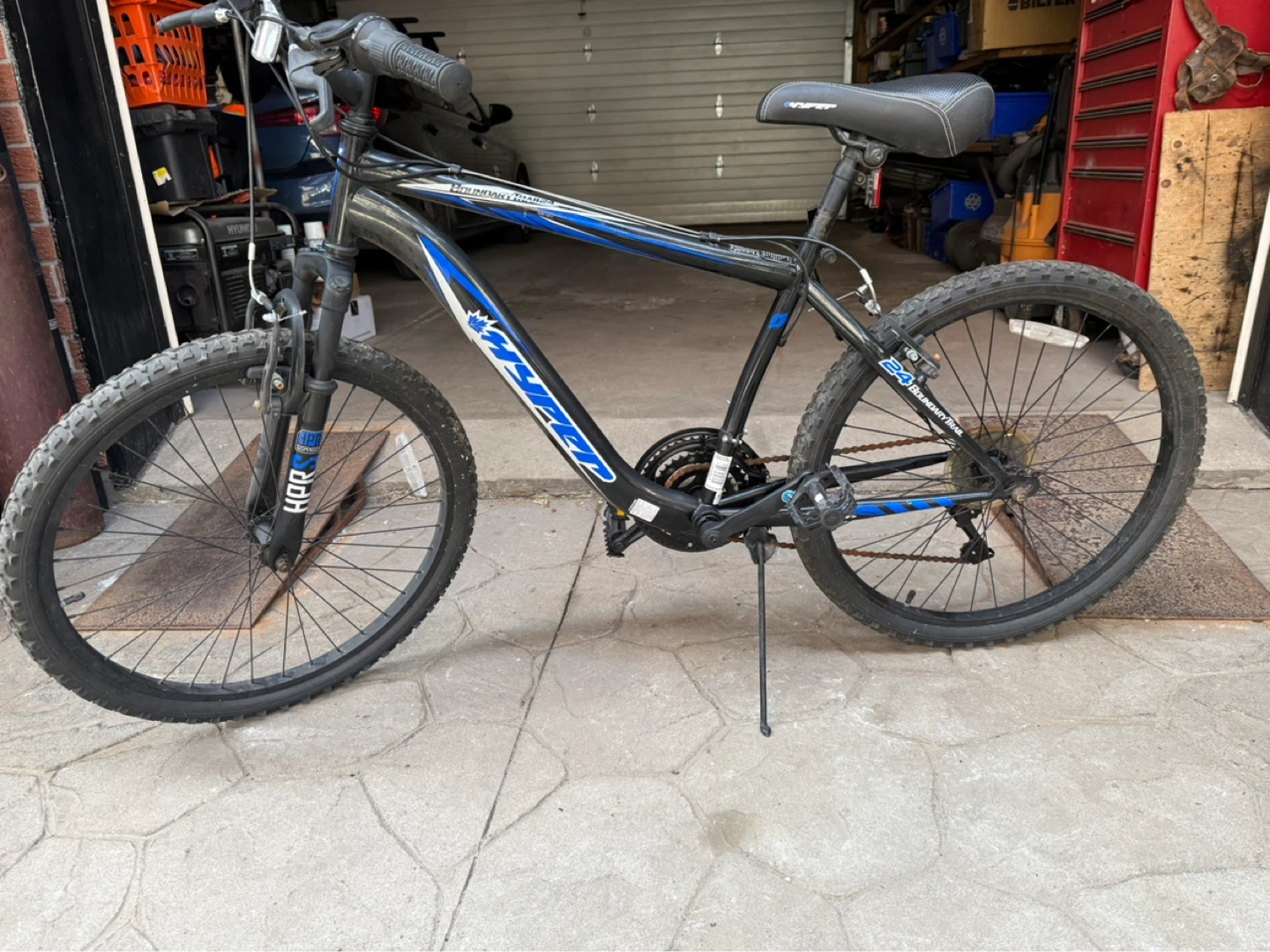 Hyper mountain bike - photo 2