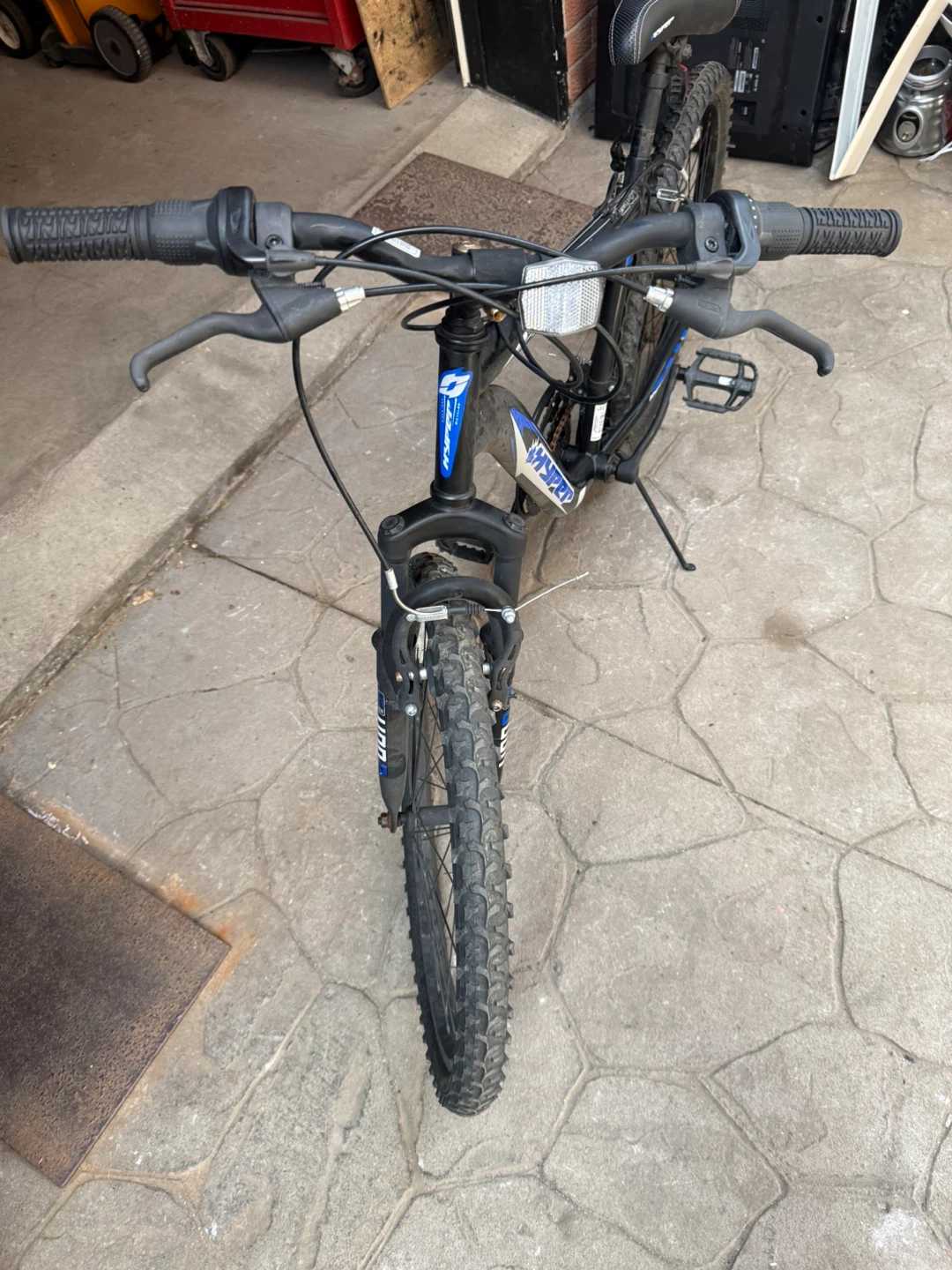 Hyper mountain bike - photo 3