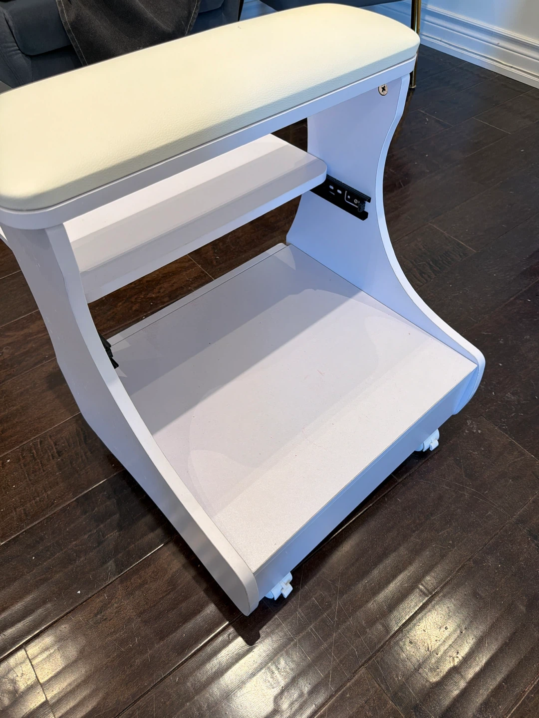 White Nail Technician pedicure with Padded foot rest