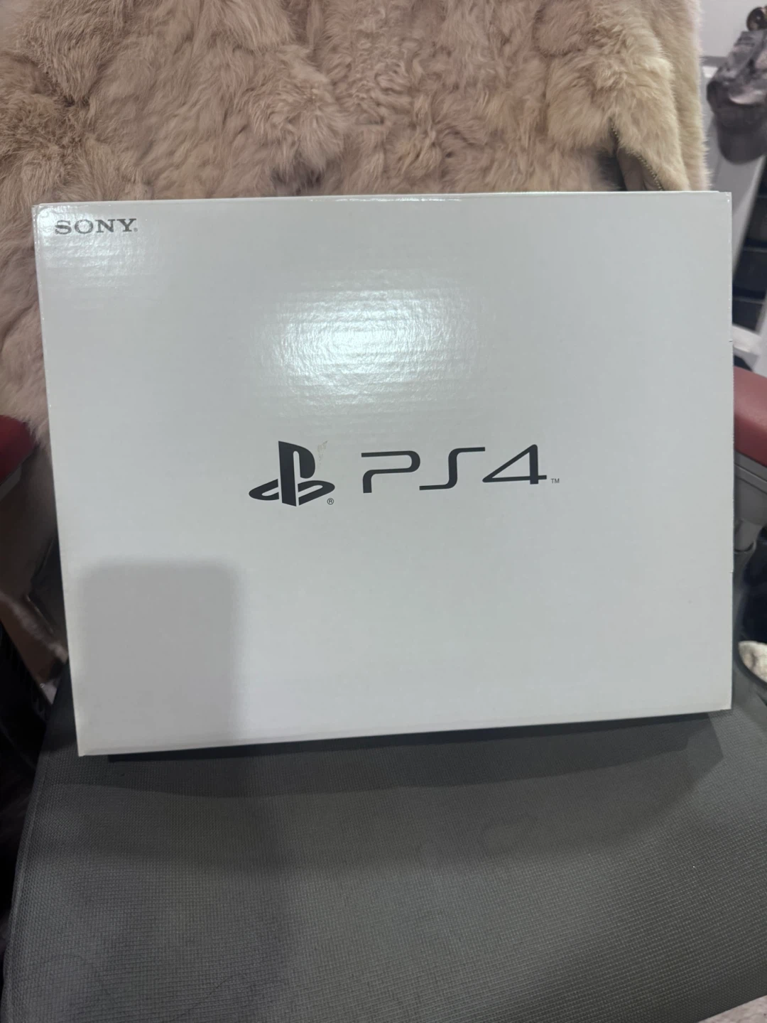 Sony PlayStation 4 Slim Console 1TB + 2 Controllers - photo 4