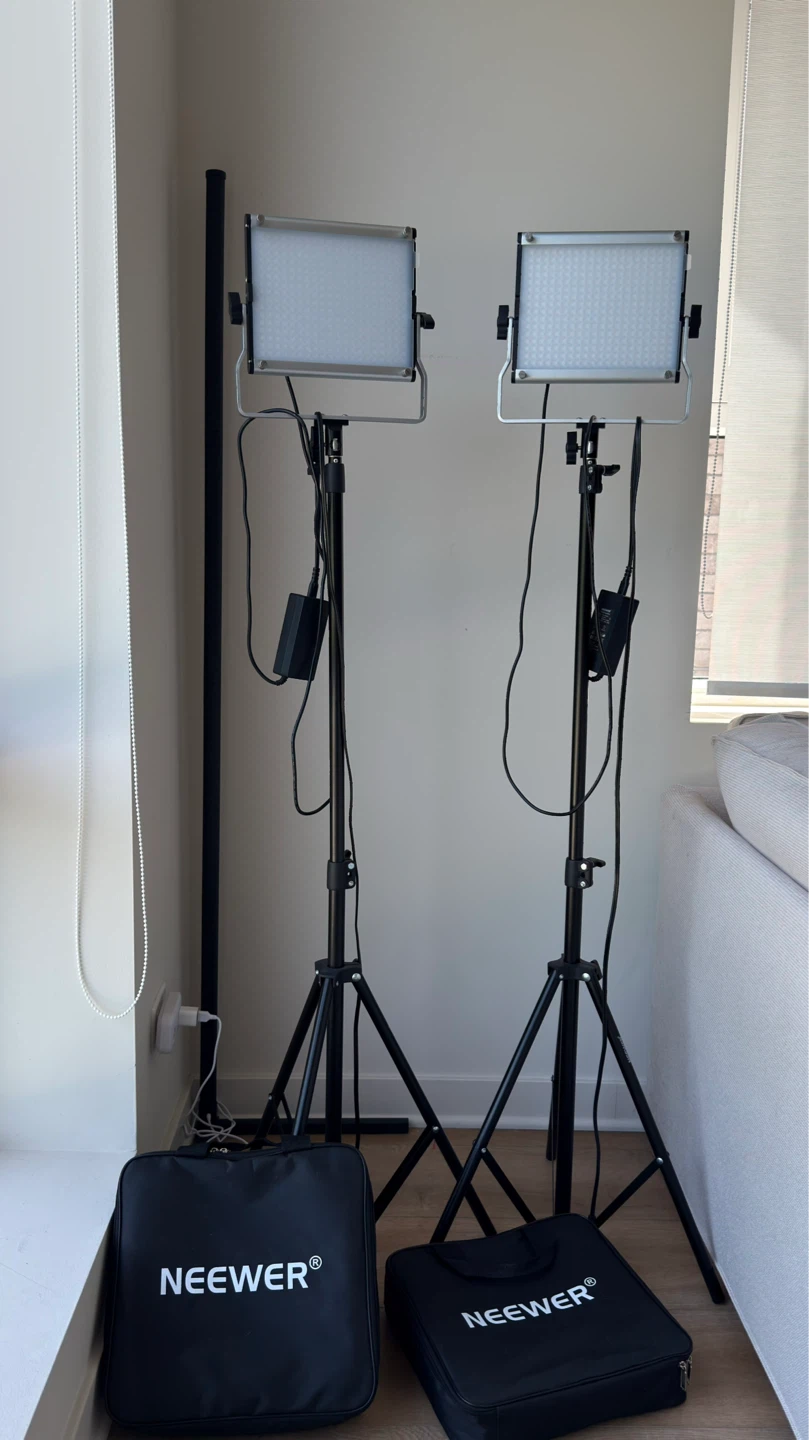 Neewer 2 Pack 660 PRO RGB LED Video Lights with Stands