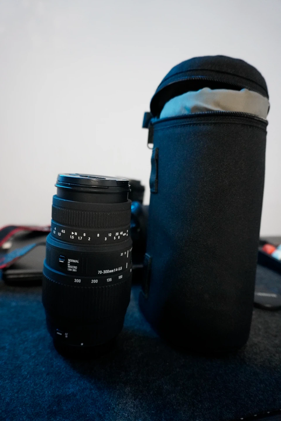 Canon EOS 70D DSLR Camera with 50mm Lens - photo 4