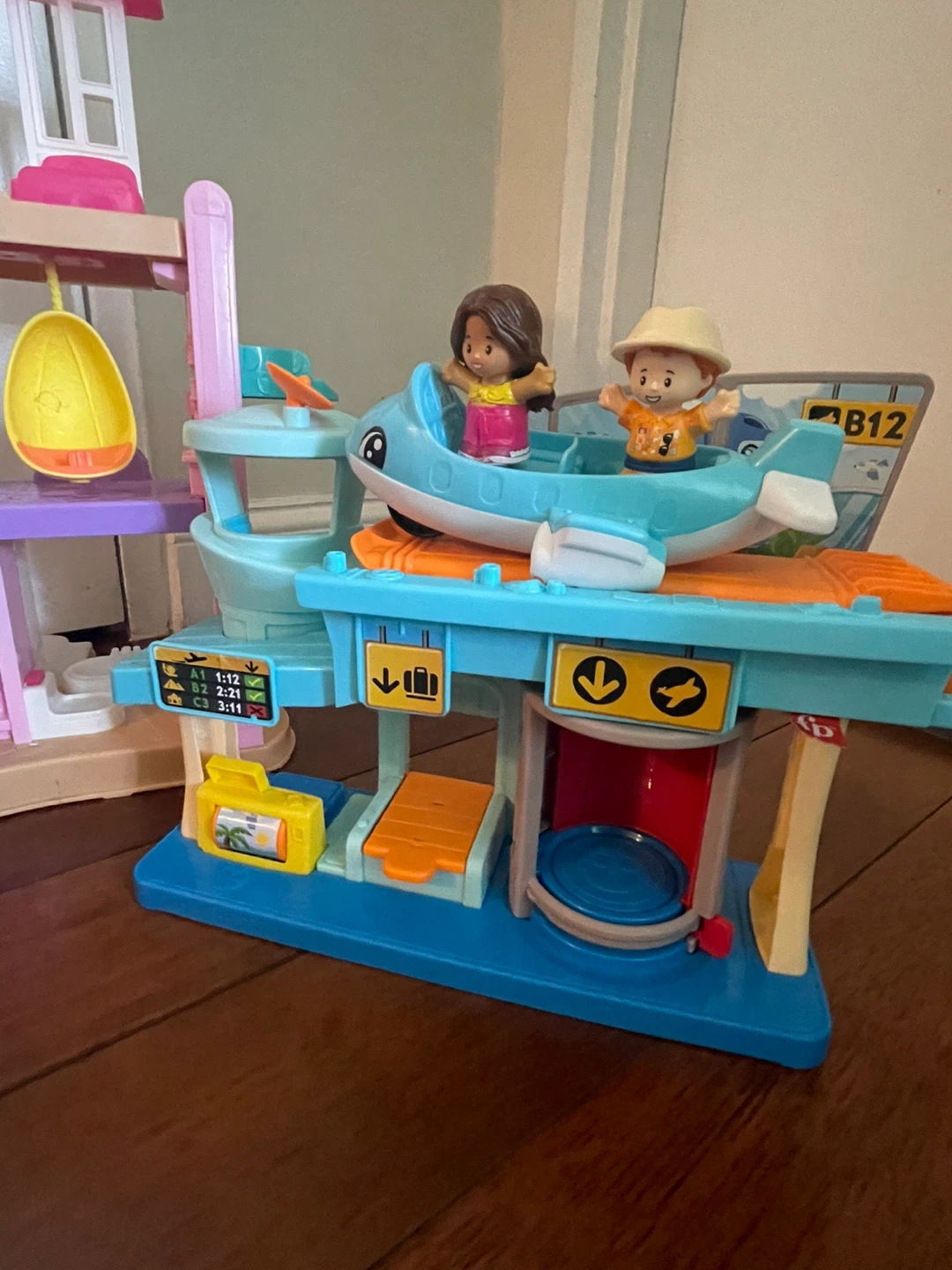 Sale! Pick Up ASAP! Fisher-Price Little People Playsetss - photo 3