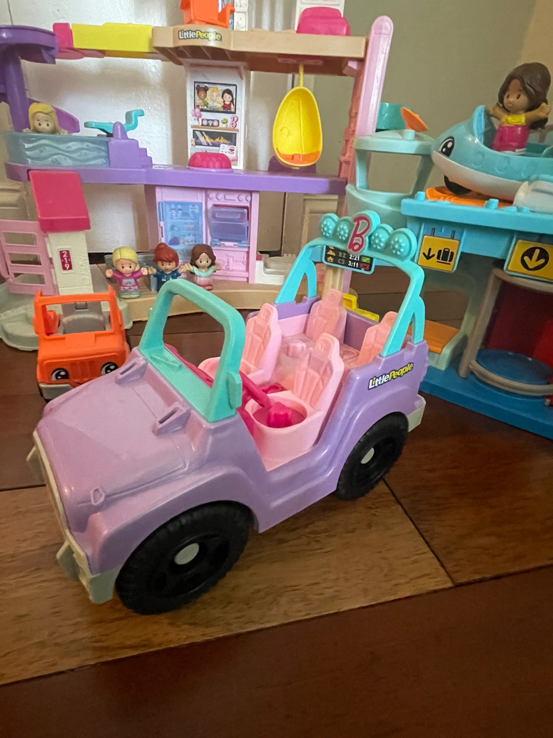 Sale! Pick Up ASAP! Fisher-Price Little People Playsetss - photo 2
