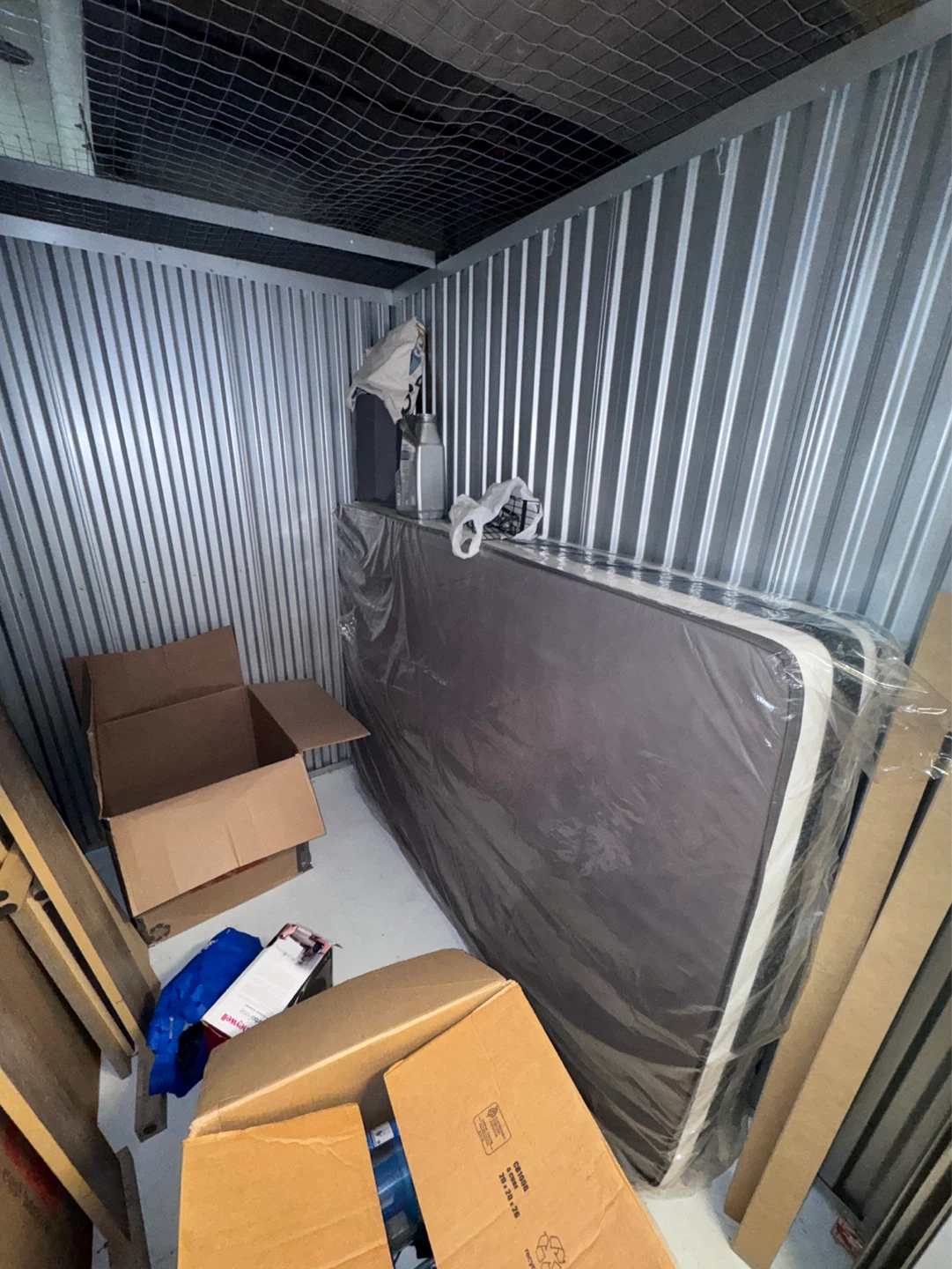 Bed + Mattress - photo 4