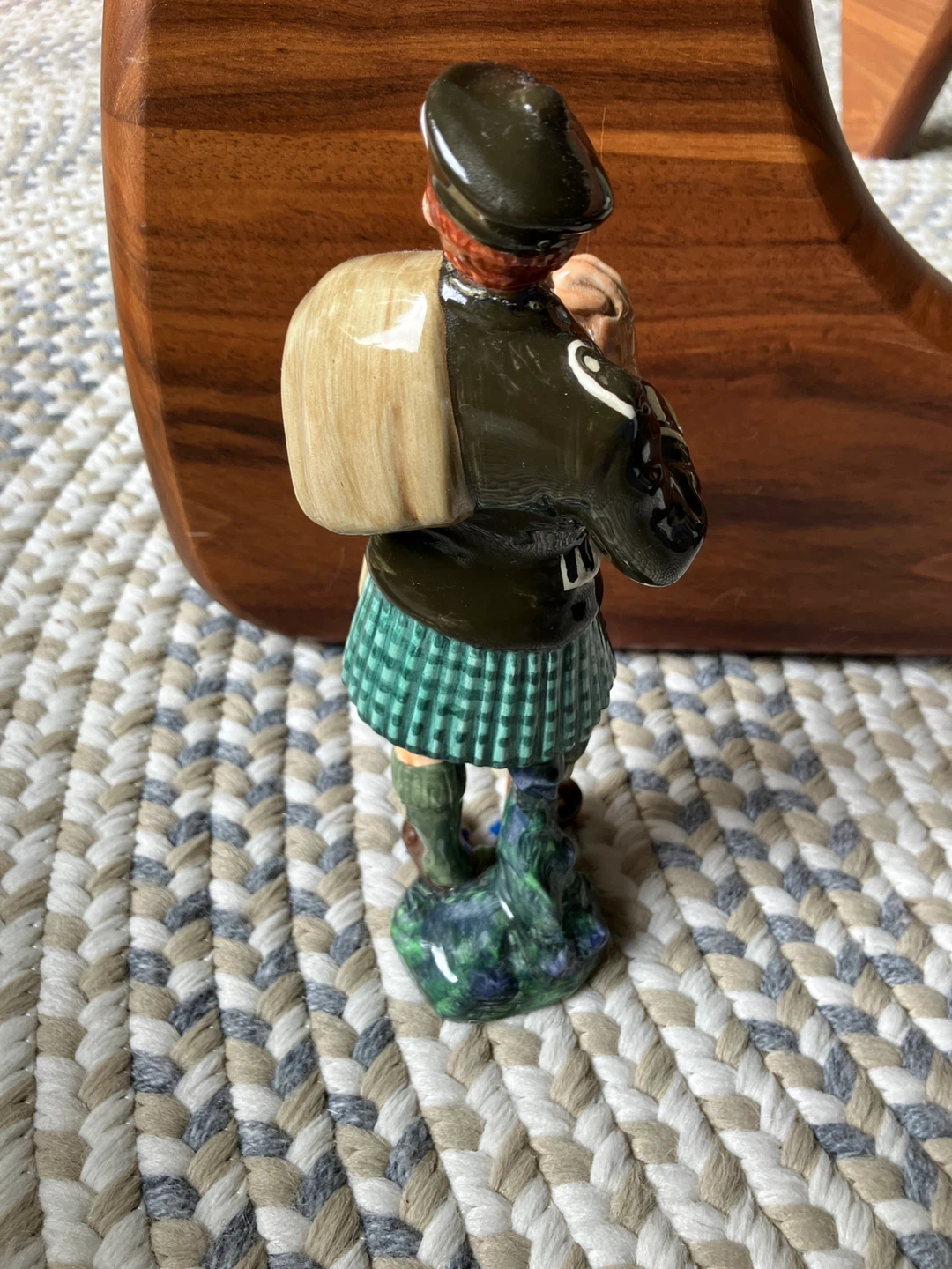 Royal Doulton "The Laird" HN 2361 Figurine - photo 2