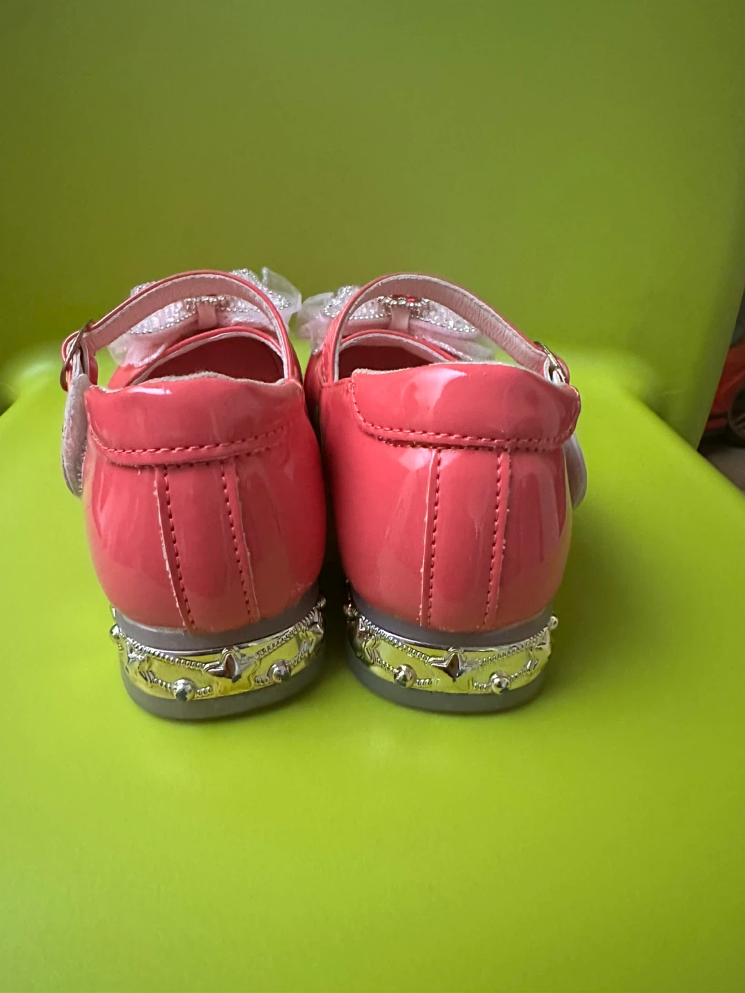 Kids Pink Patent Mary Jane Shoes size 11 - photo 3