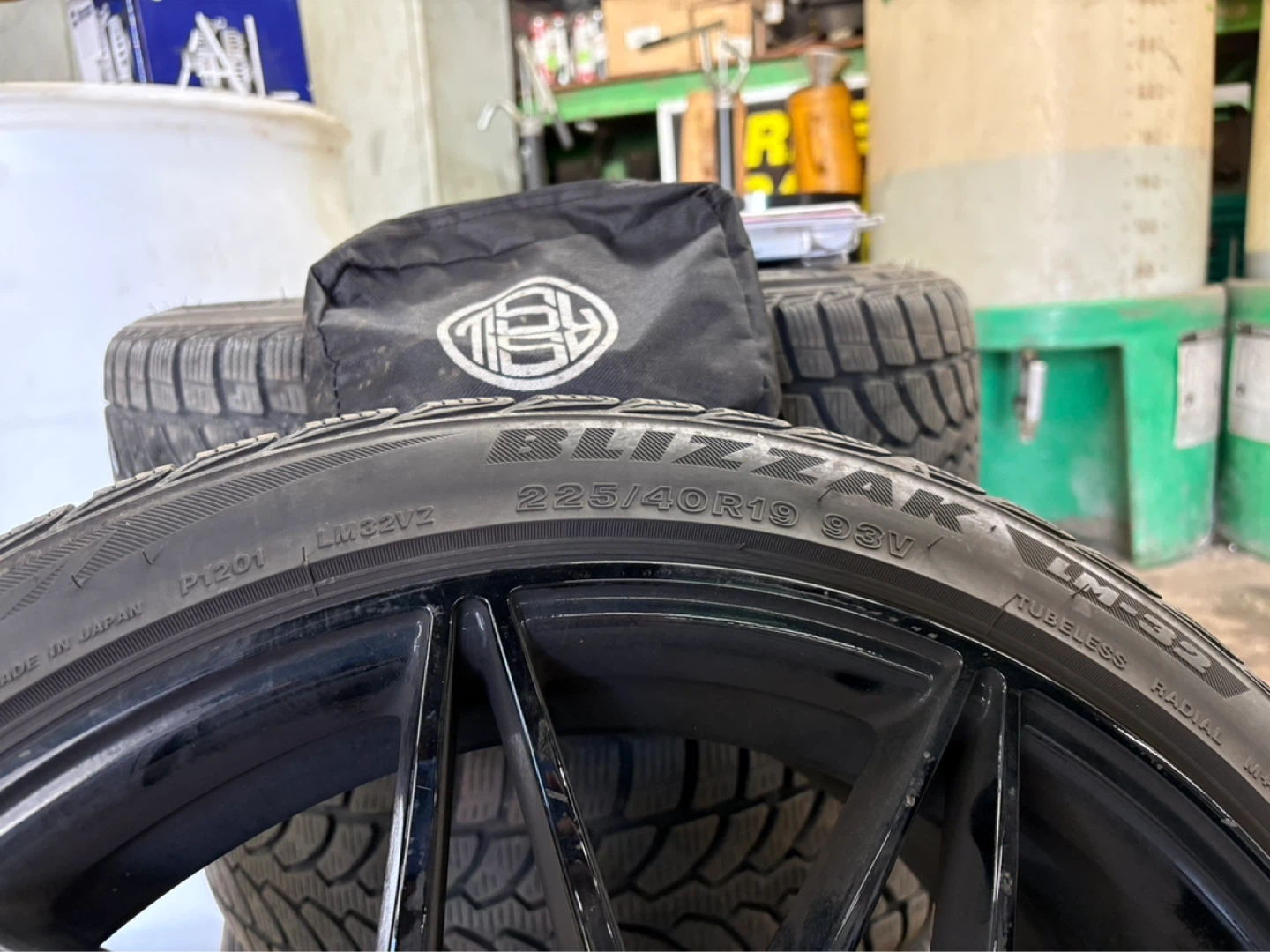 Set of 4 Bridgestone 19” Winter Tires with Rims - 225/40 R19 - photo 5