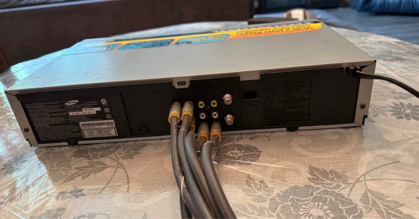 Samsung VHS / DVD Combo Player - Like New - photo 3
