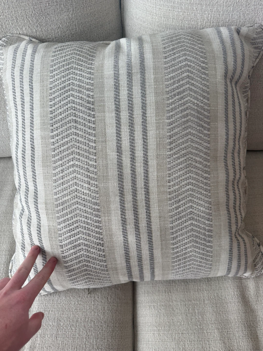 **5 LUXURY COUCH PILLOWS NOT USED**