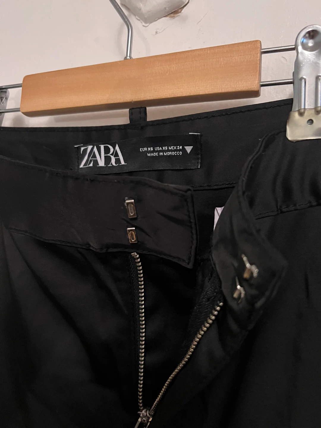 ZARA Black Satin Cargo Pants Size XS - photo 2