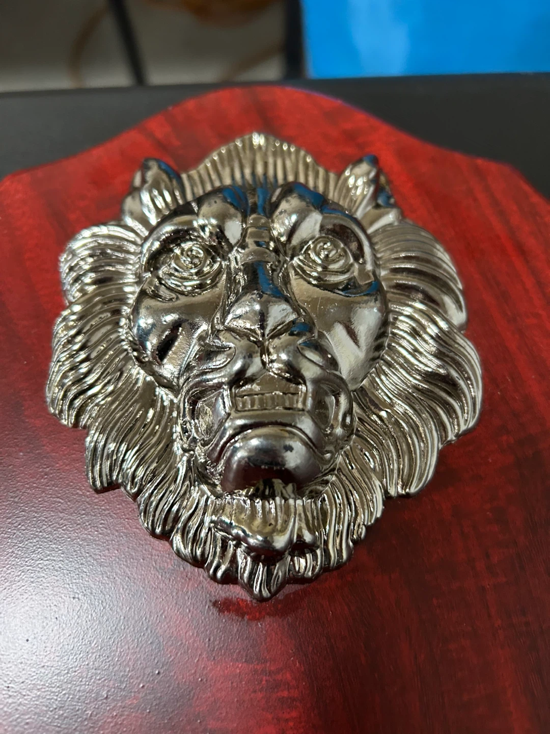 Lion Head Shield Display Plaque - photo 2