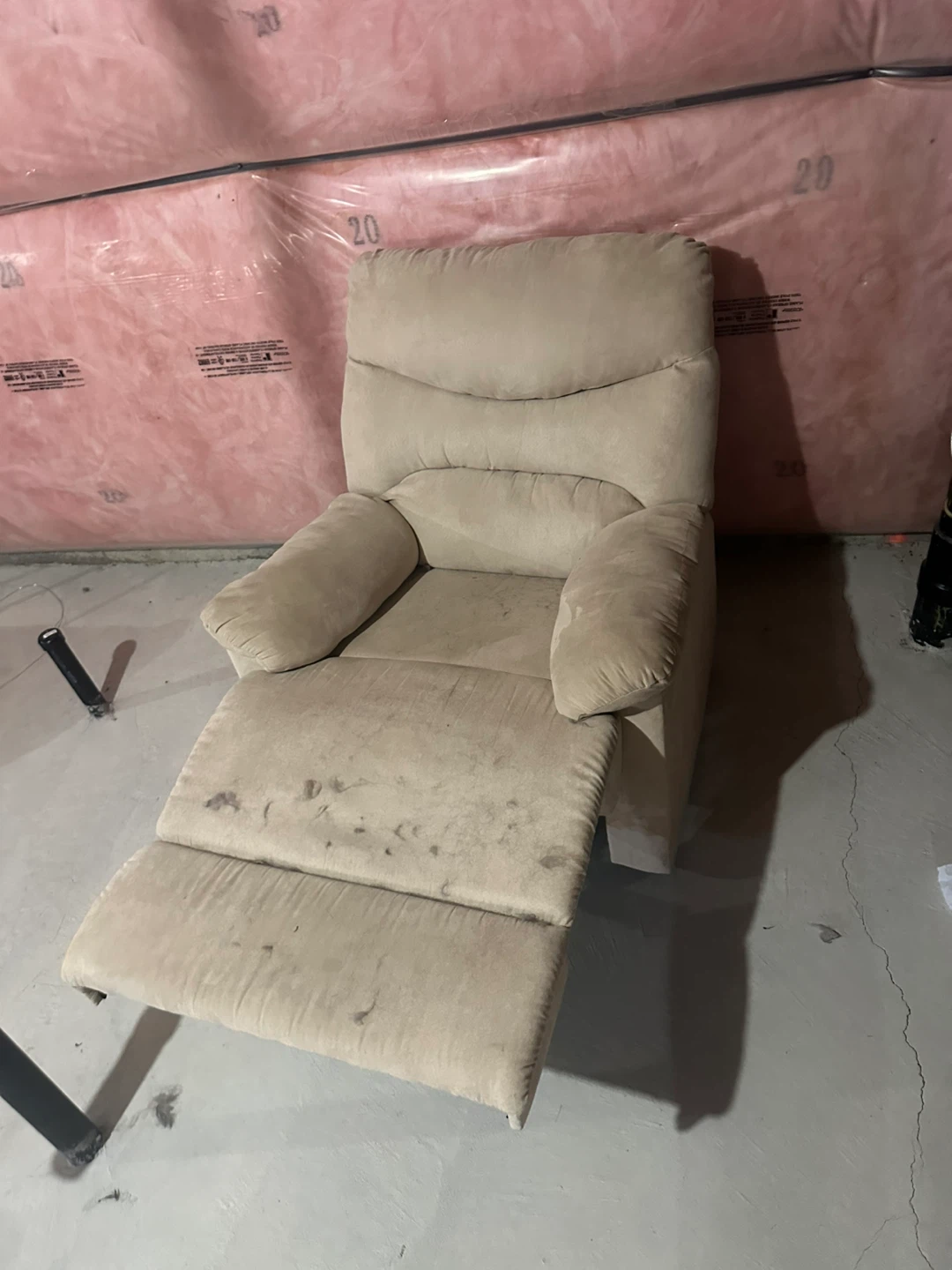Tan microfibre recliner chair - photo 3
