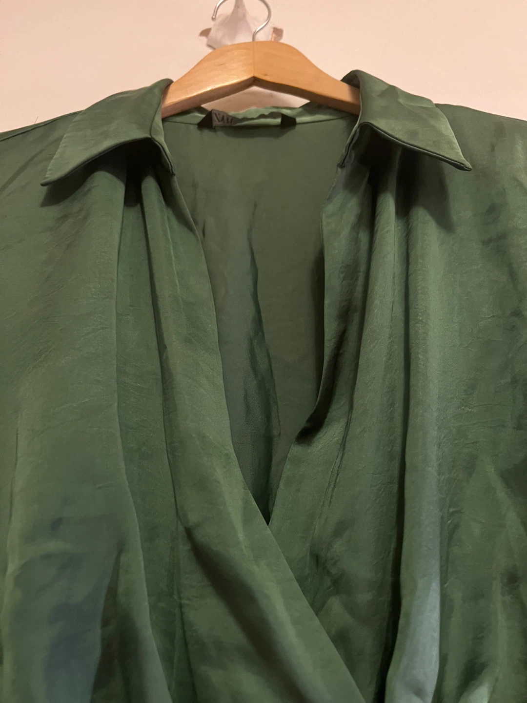 Green Satin Ruched Button Front Dress - photo 4