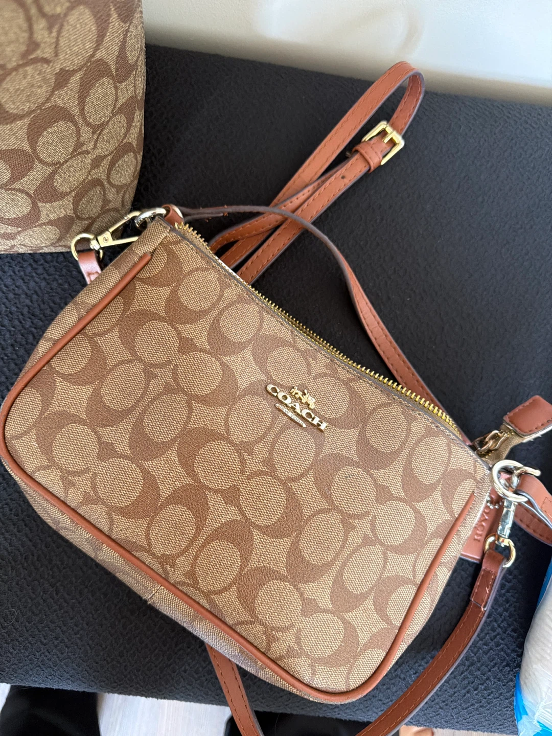 Coach Signature Canvas shoulder bag