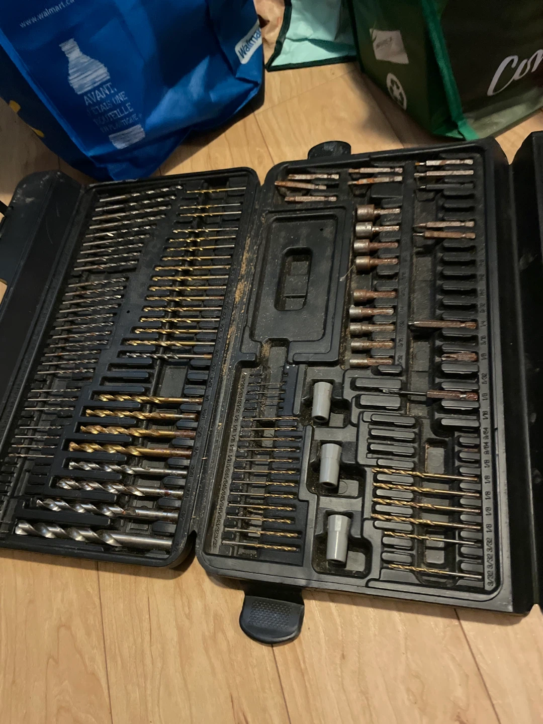 NEED GONE TODAY Craftsman Drill Bit and Driver Set