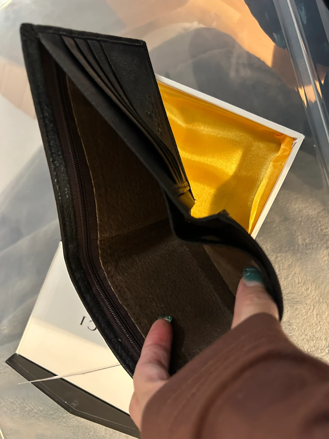 Gucci Black Leather Bi-Fold Wallet with GG Logo - photo 3