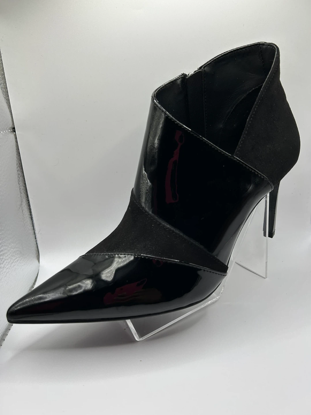 7.5 (EUC) - ZARA Faux Patent & Suede Ankle Boots - photo 4