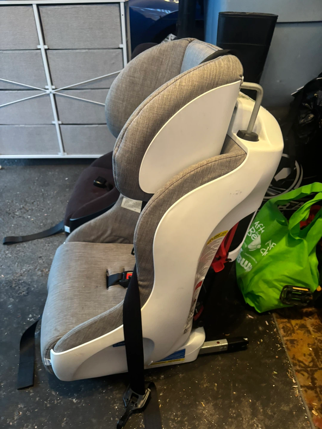 Car seat for kids 30 dollars each - photo 3