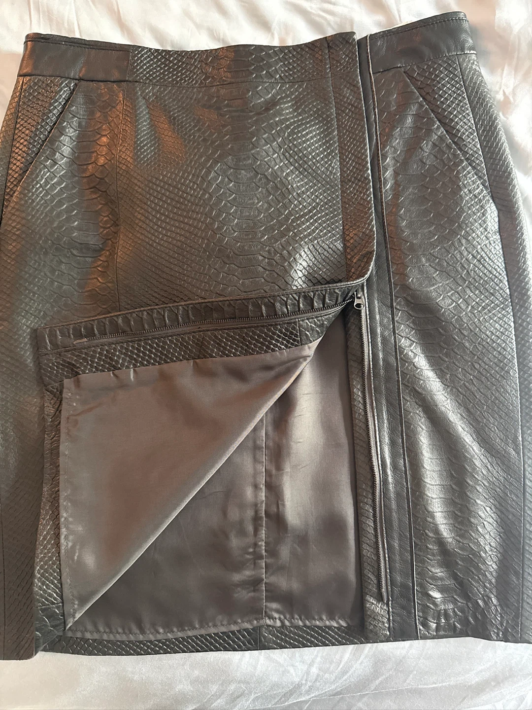 Vince Snake Embossed Leather Skirt Size 6 - photo 2