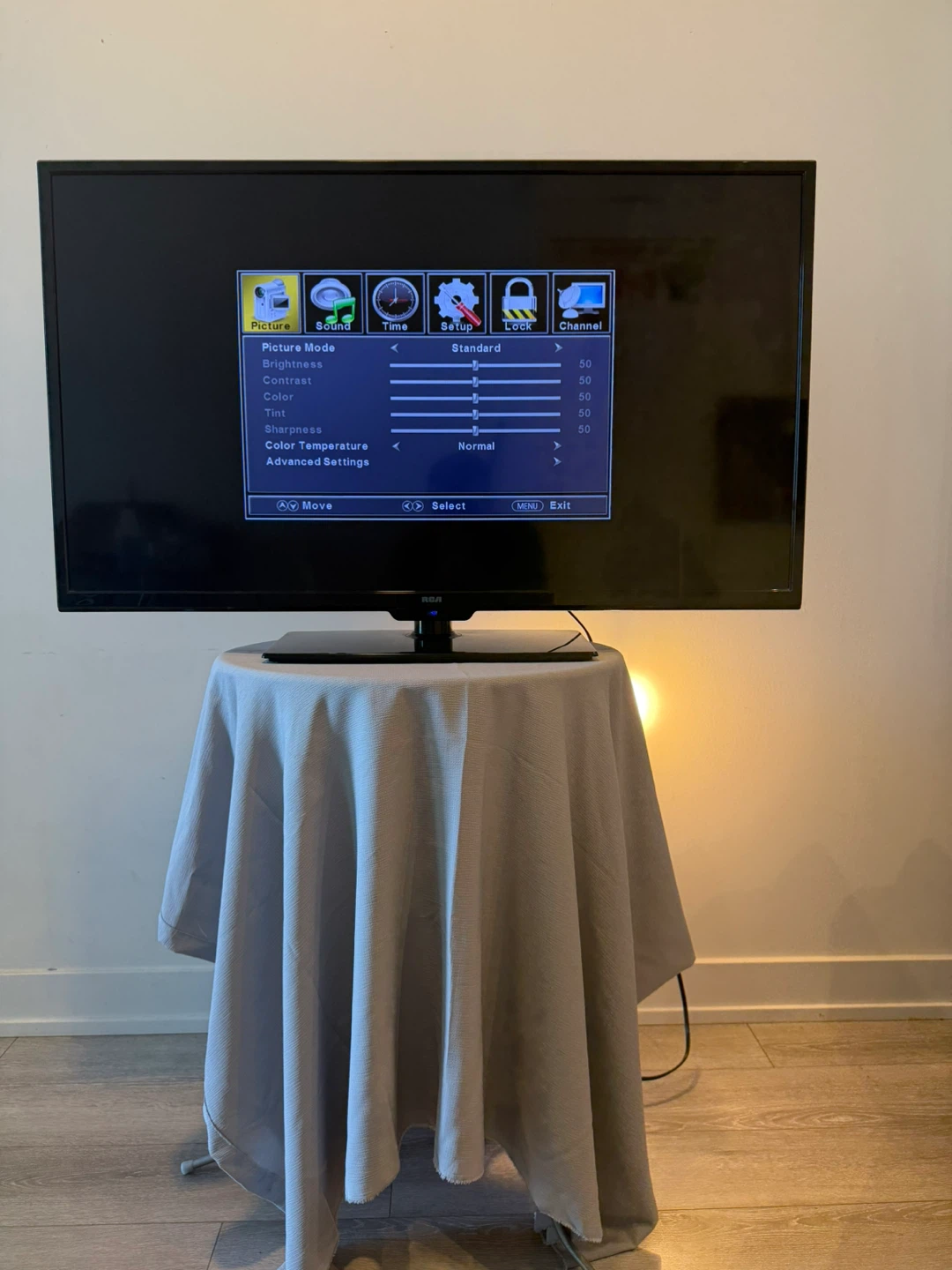 RCA 40" TV with HDMI Cable