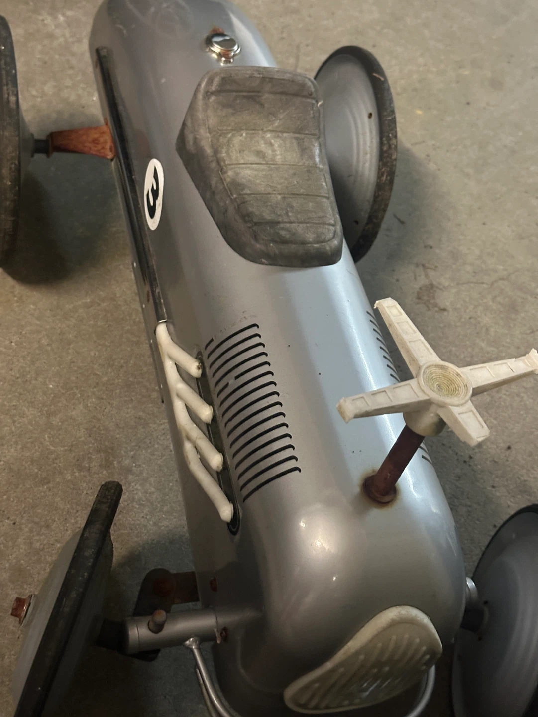 Vintage Silver Ride-On Racer Toy Car - photo 4