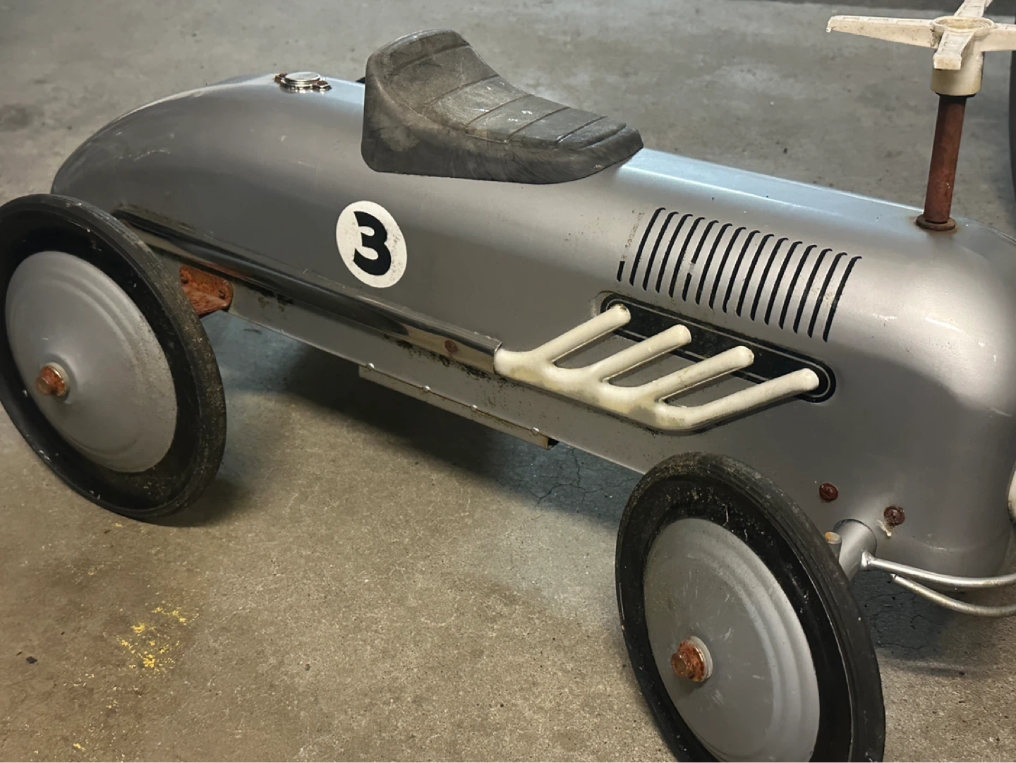 Vintage Silver Ride-On Racer Toy Car - photo 5