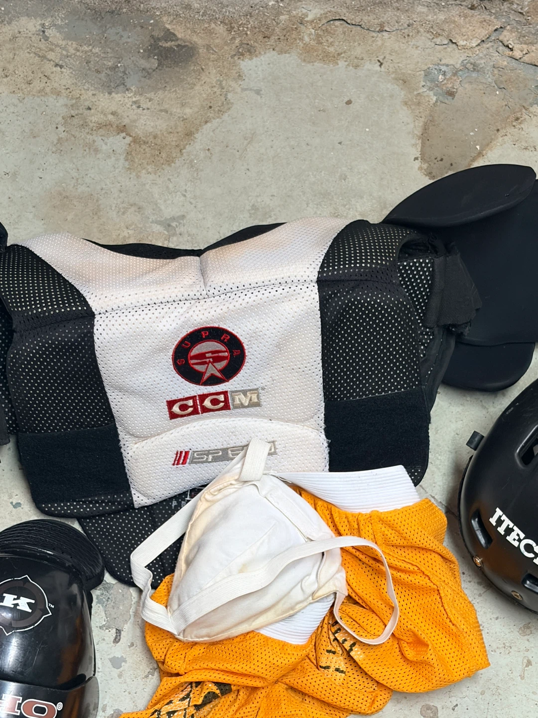 Men CCM Hockey Gear Bundle - photo 4