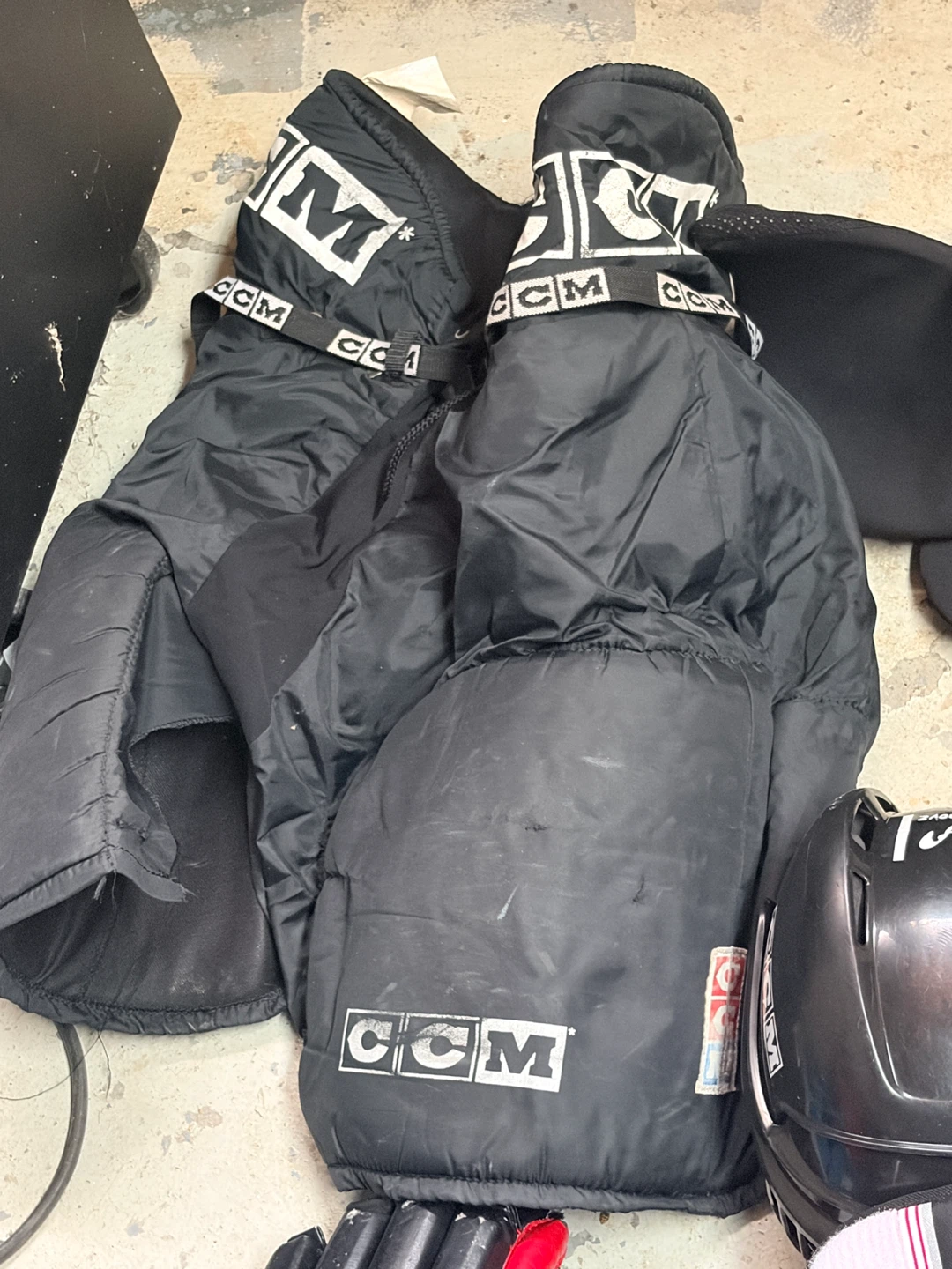 Men CCM Hockey Gear Bundle - photo 5