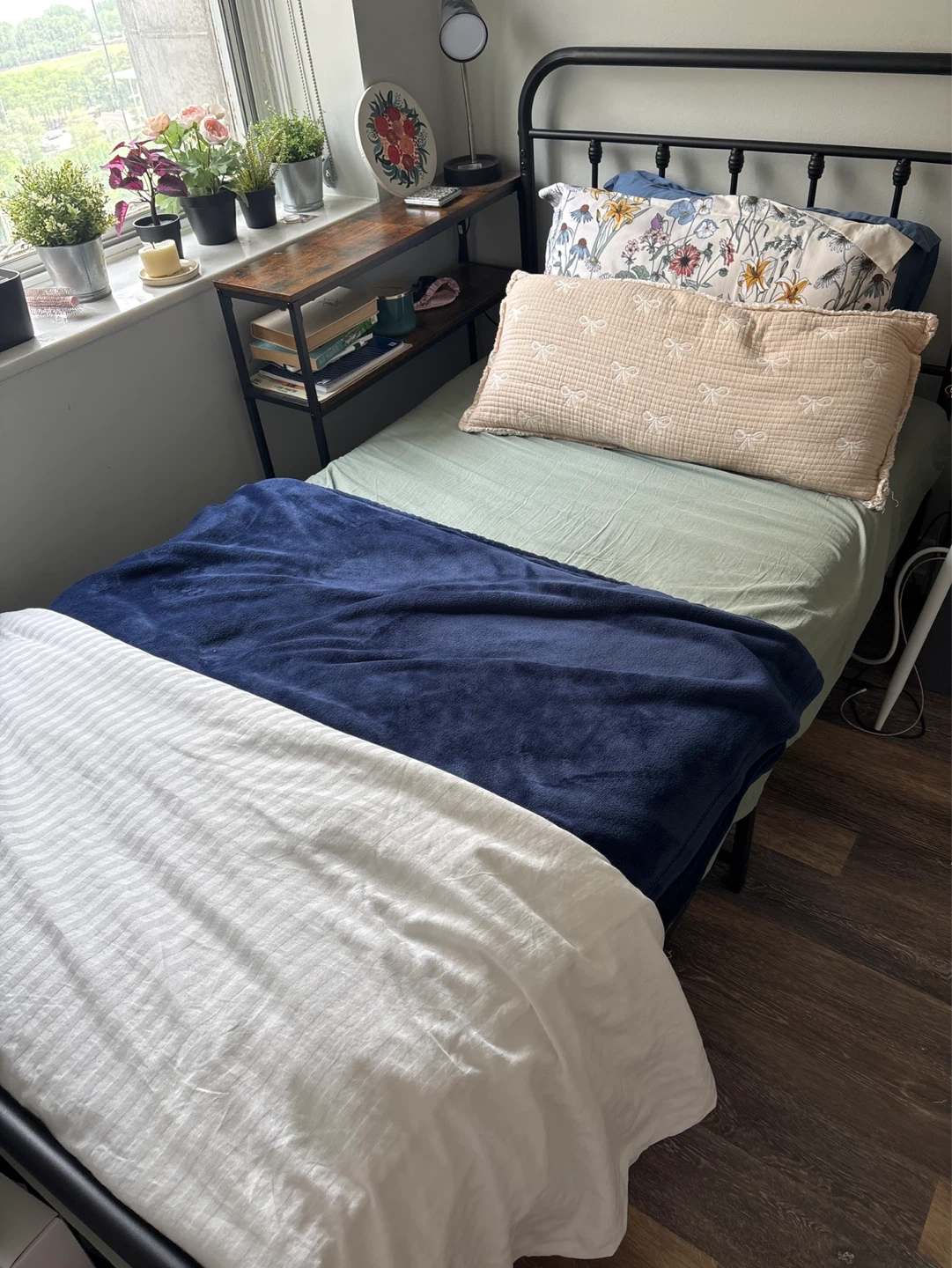 Black Metal Bed Frame - Twin Size+ Mattress (8 inches)