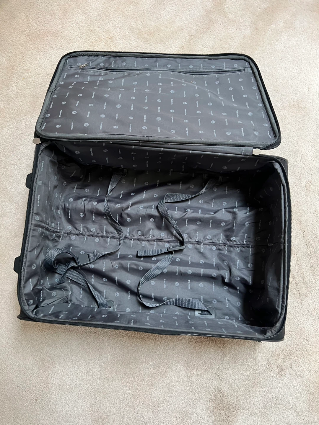 Travelite Black Rolling Suitcase - photo 3