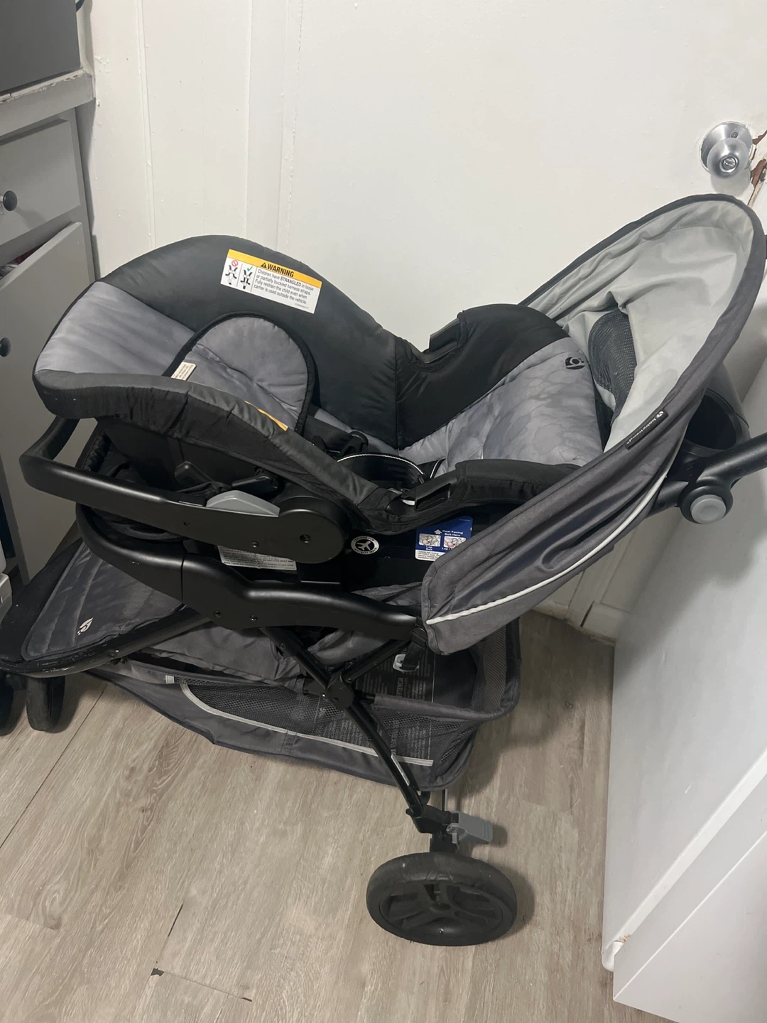 Baby Trend Stroller and Car Seat Combo - photo 3