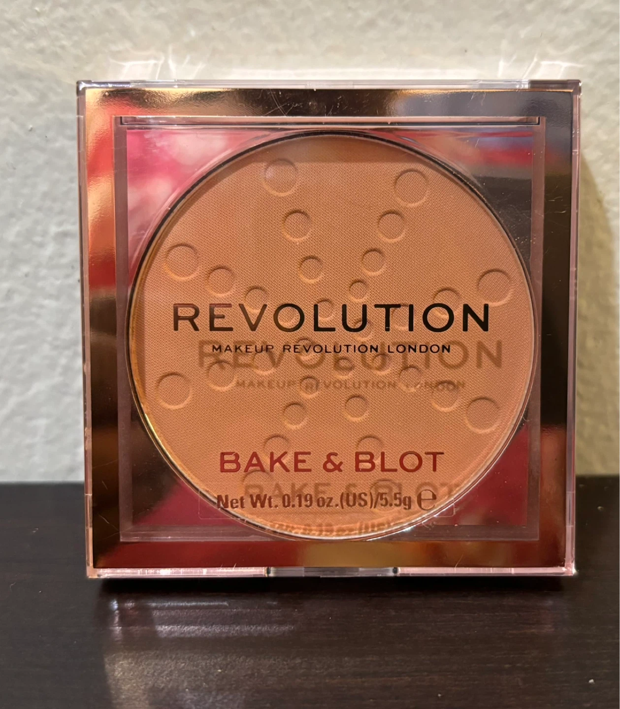 BRAND NEW-Revolution Bake & Blot Powder - 5.5g