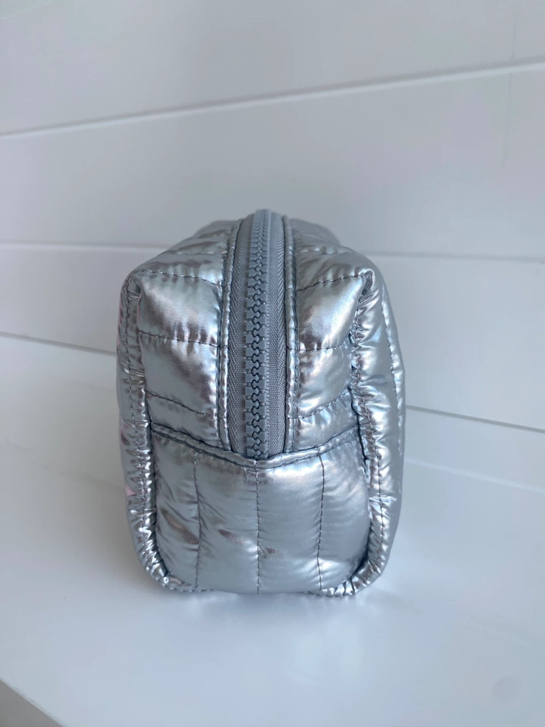 r.e.m. Beauty anniversary silver makeup bag - photo 4