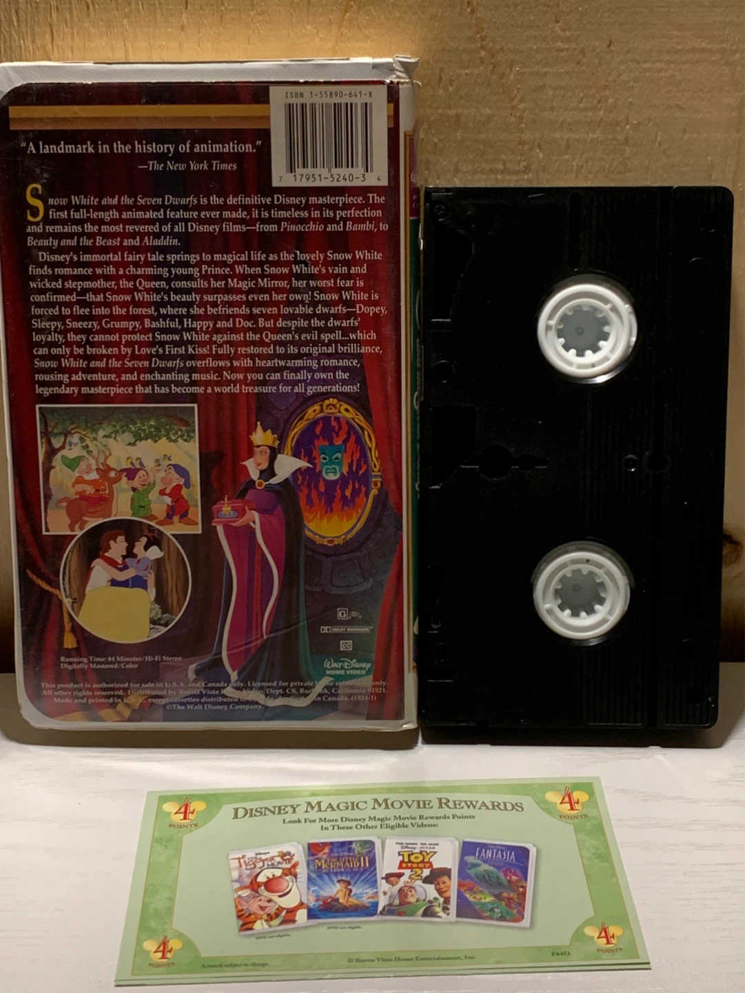Walt Disney's Snow White and the Seven Dwarfs VHS - photo 2