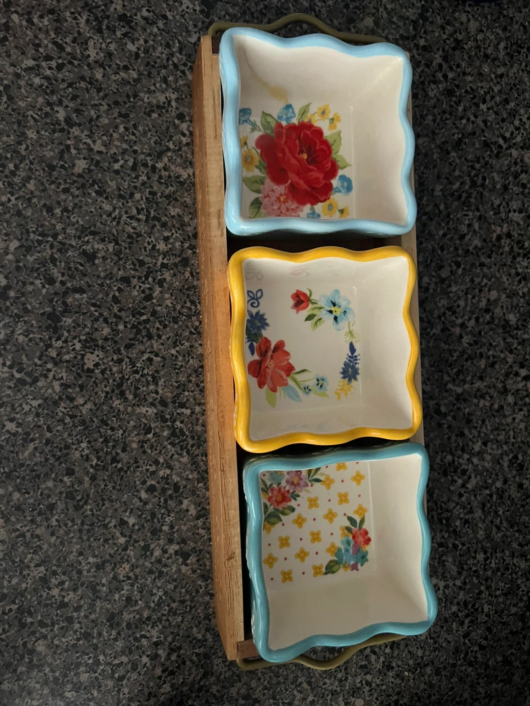 The Pioneer Woman Floral Serving Dish Set