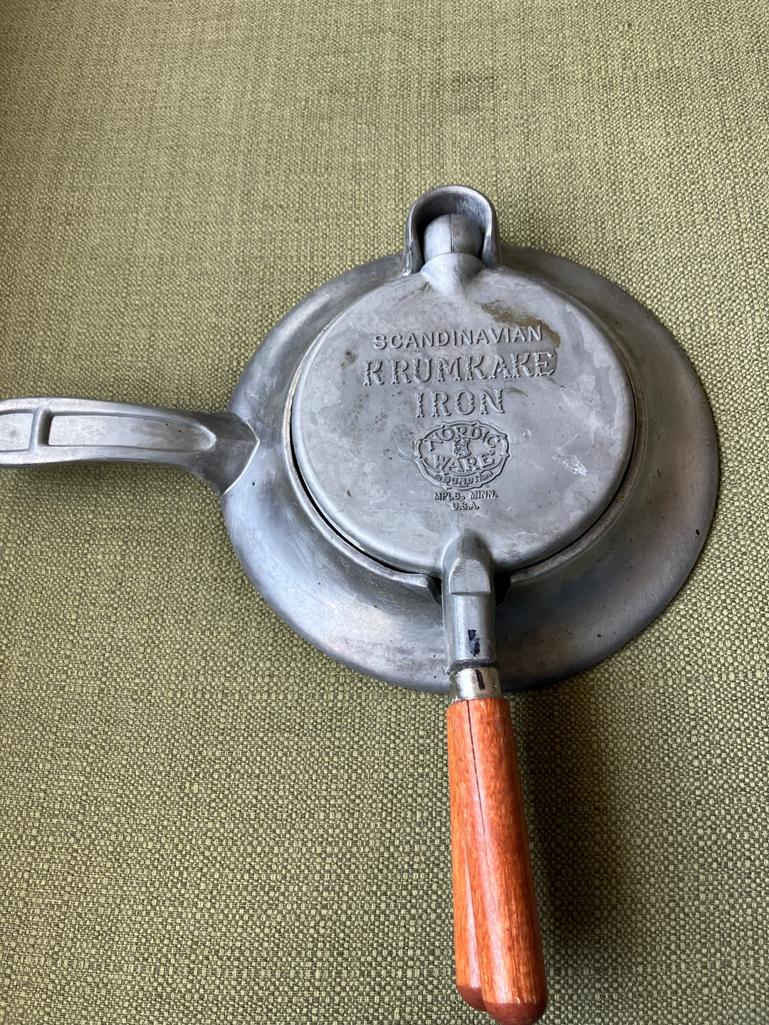 Nordic Ware Scandinavian Krumkake Iron