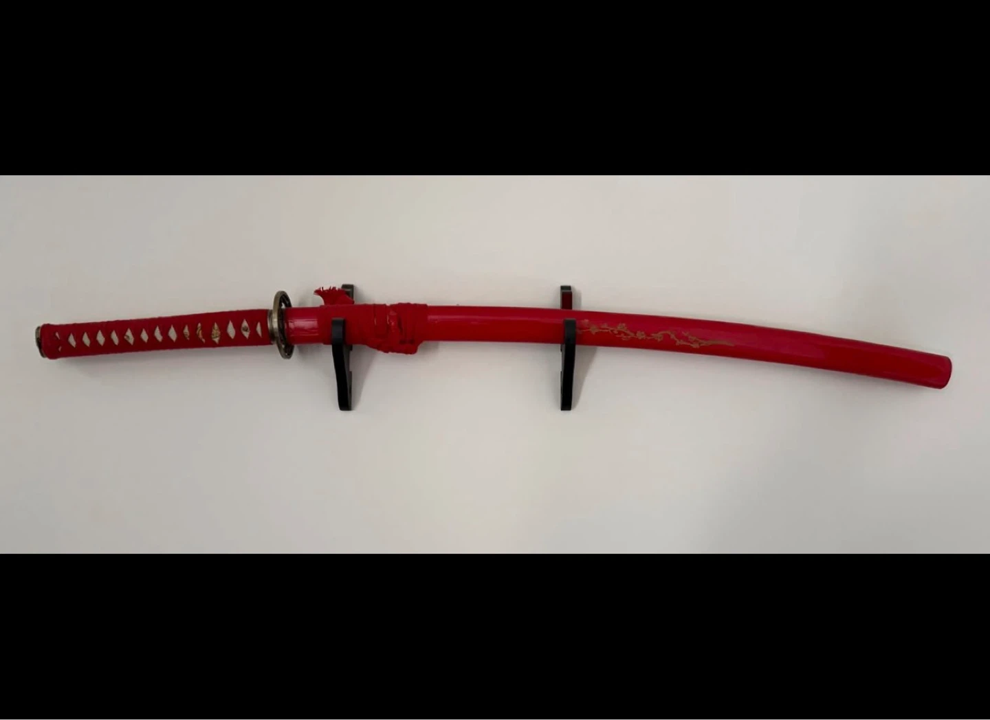 Red Samurai Katana Sword– With Wall Mount