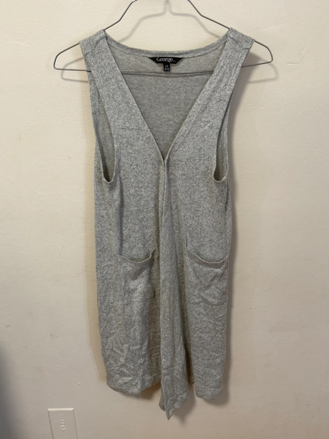 George sleeveless cardigan L/G (10-12)