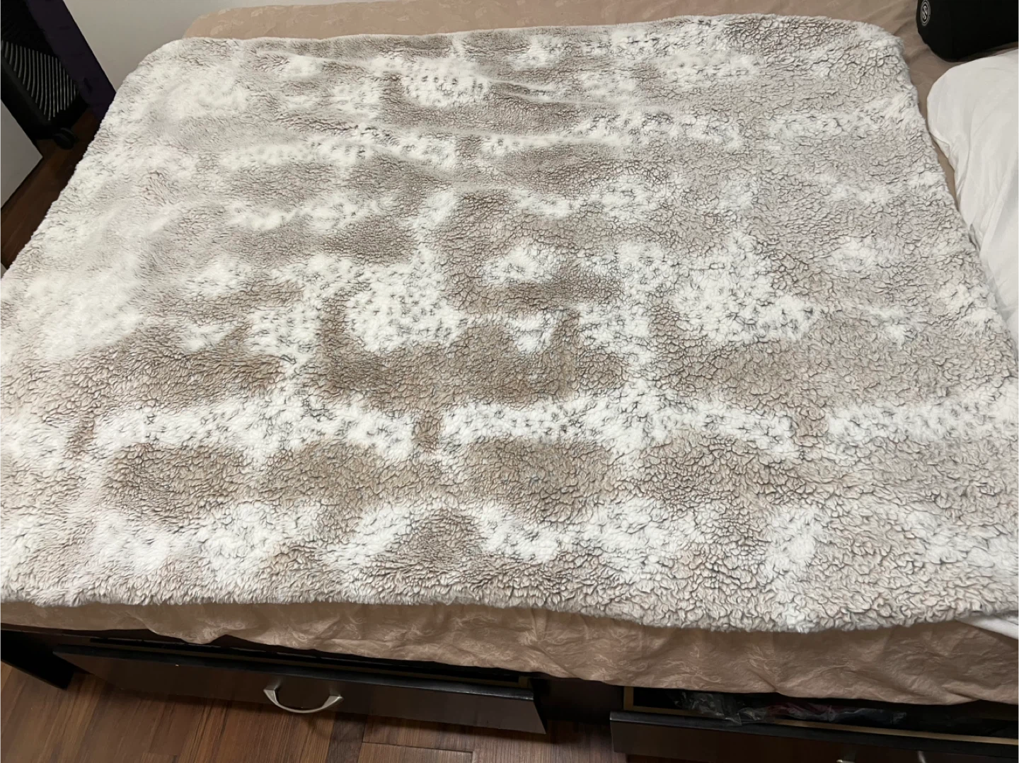 Fuzzy Sherpa Throw Blanket