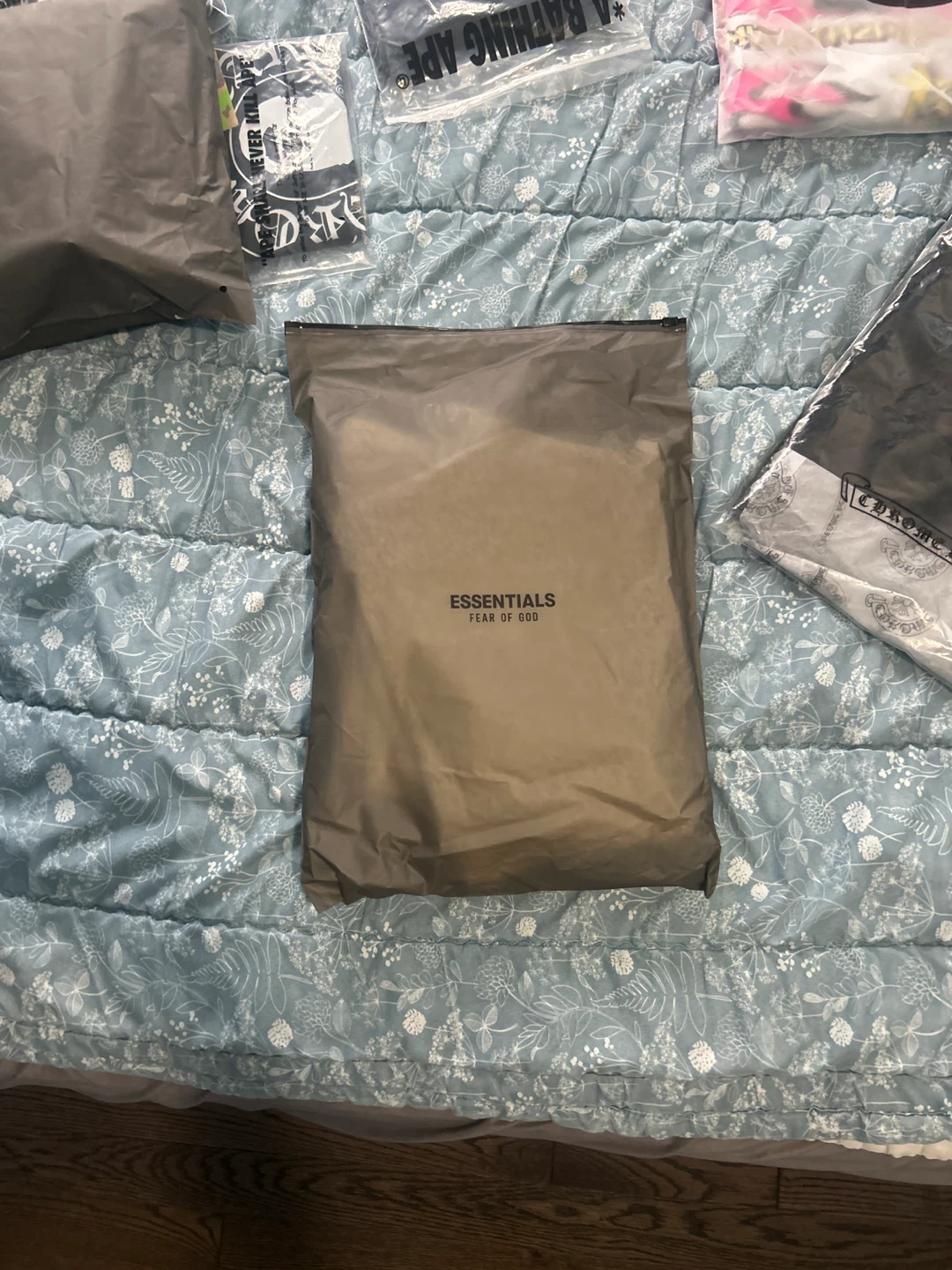 Grey essential shorts