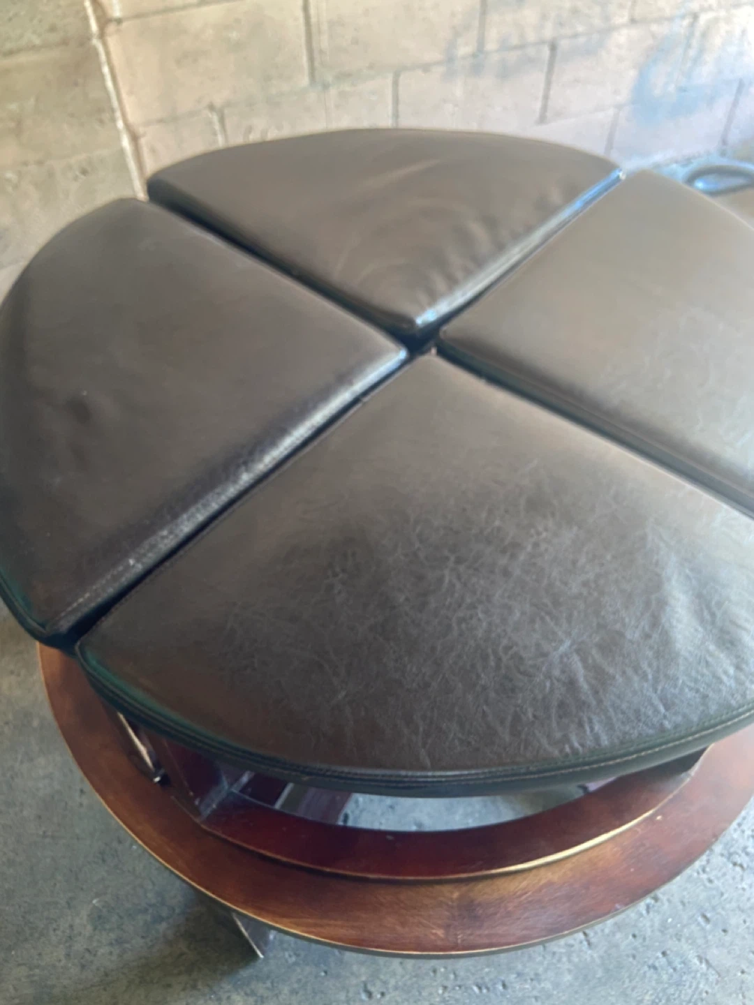 Round Coffee Table with Glass Top and Ottomans - photo 4