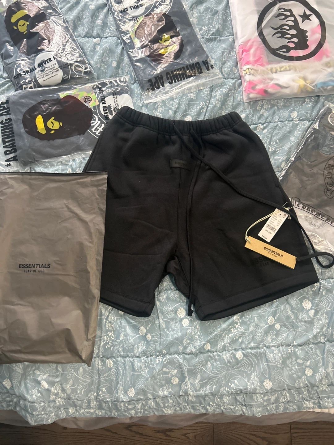 Essentials black Shorts