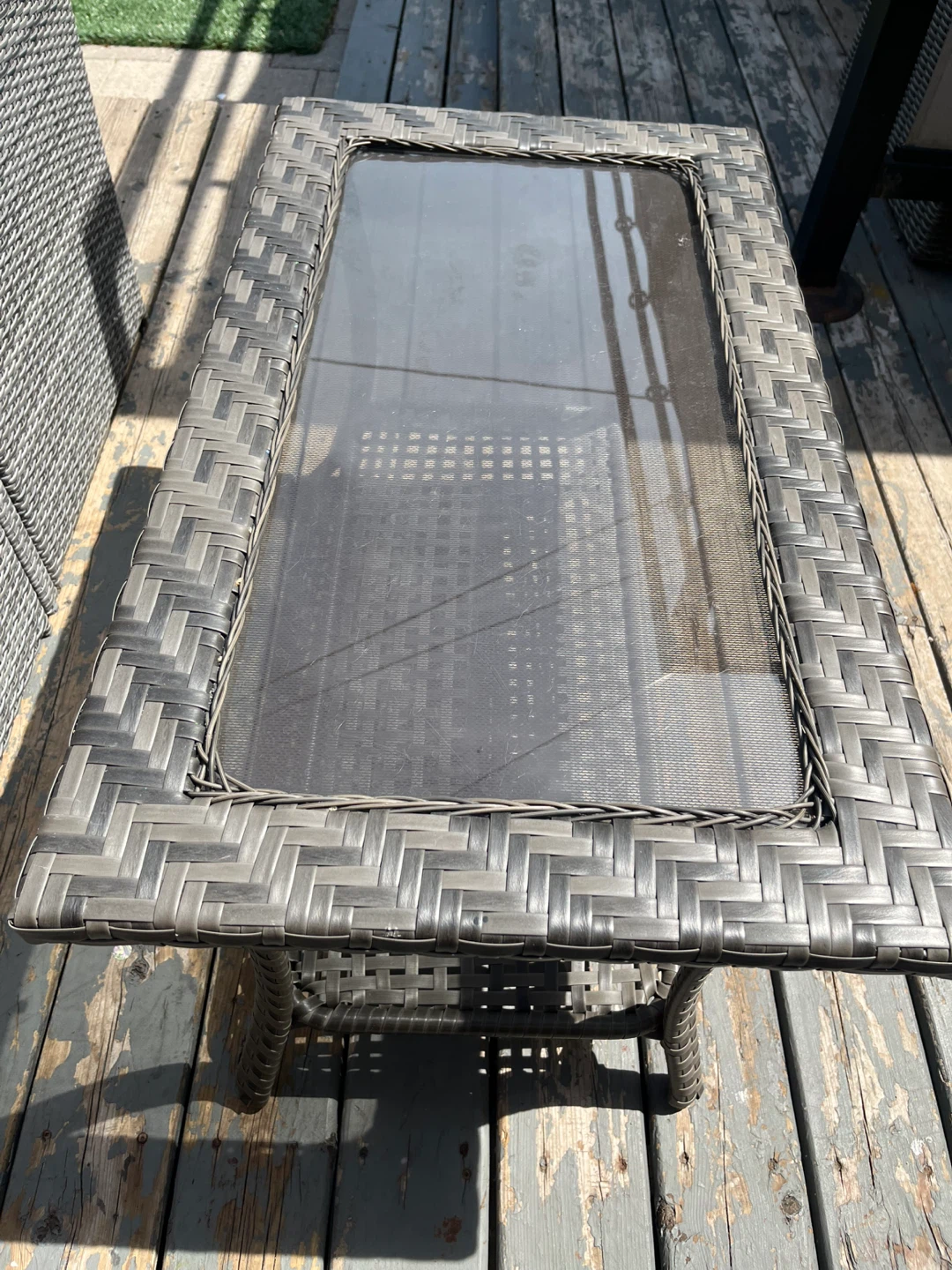 Wicker patio coffee table with glass top - photo 5