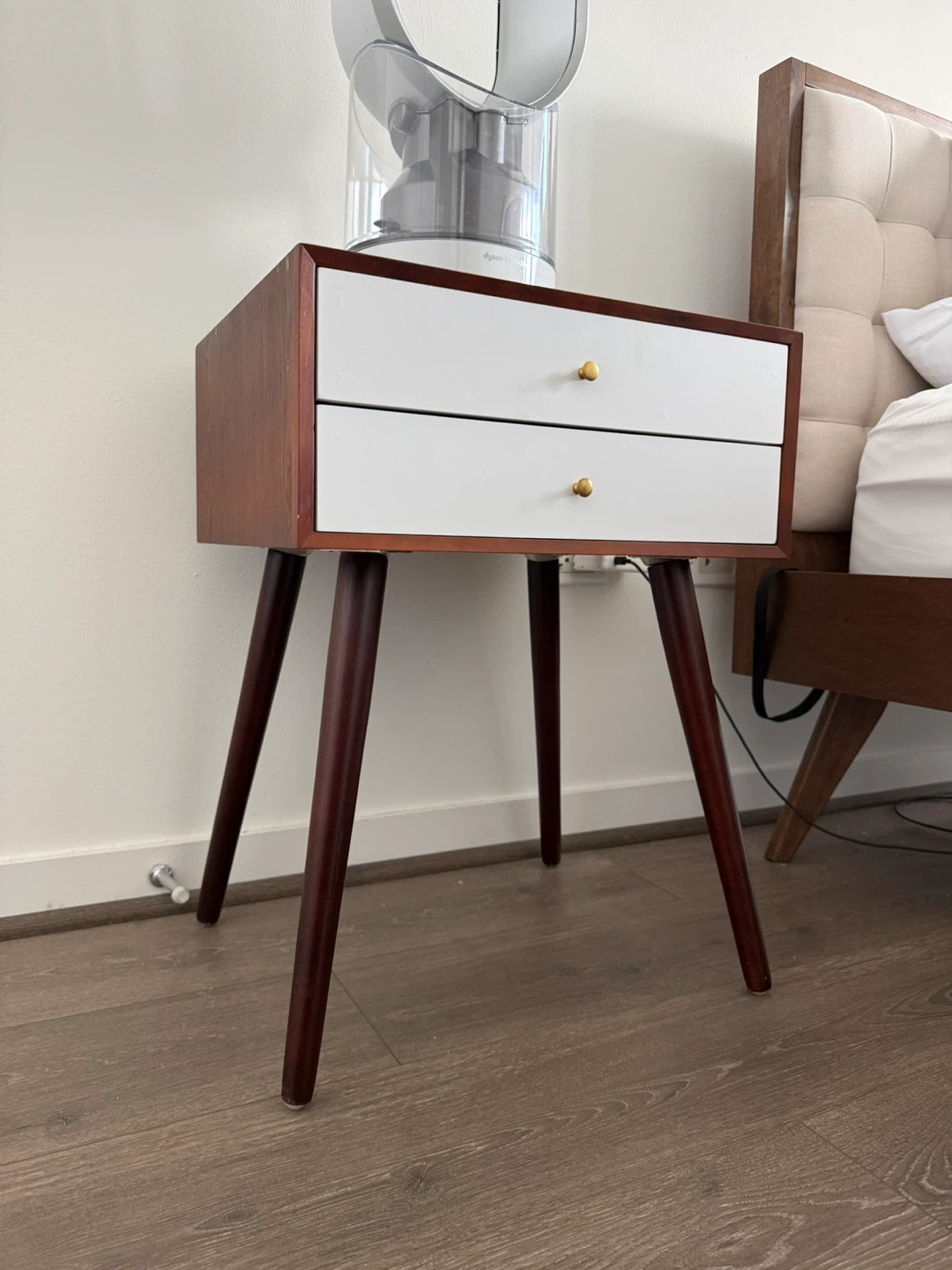 Bed table