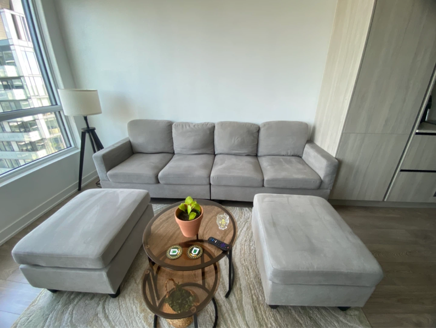 Modern Grey 4-Seater Couch + 2 Detachable Ottomans - photo 2
