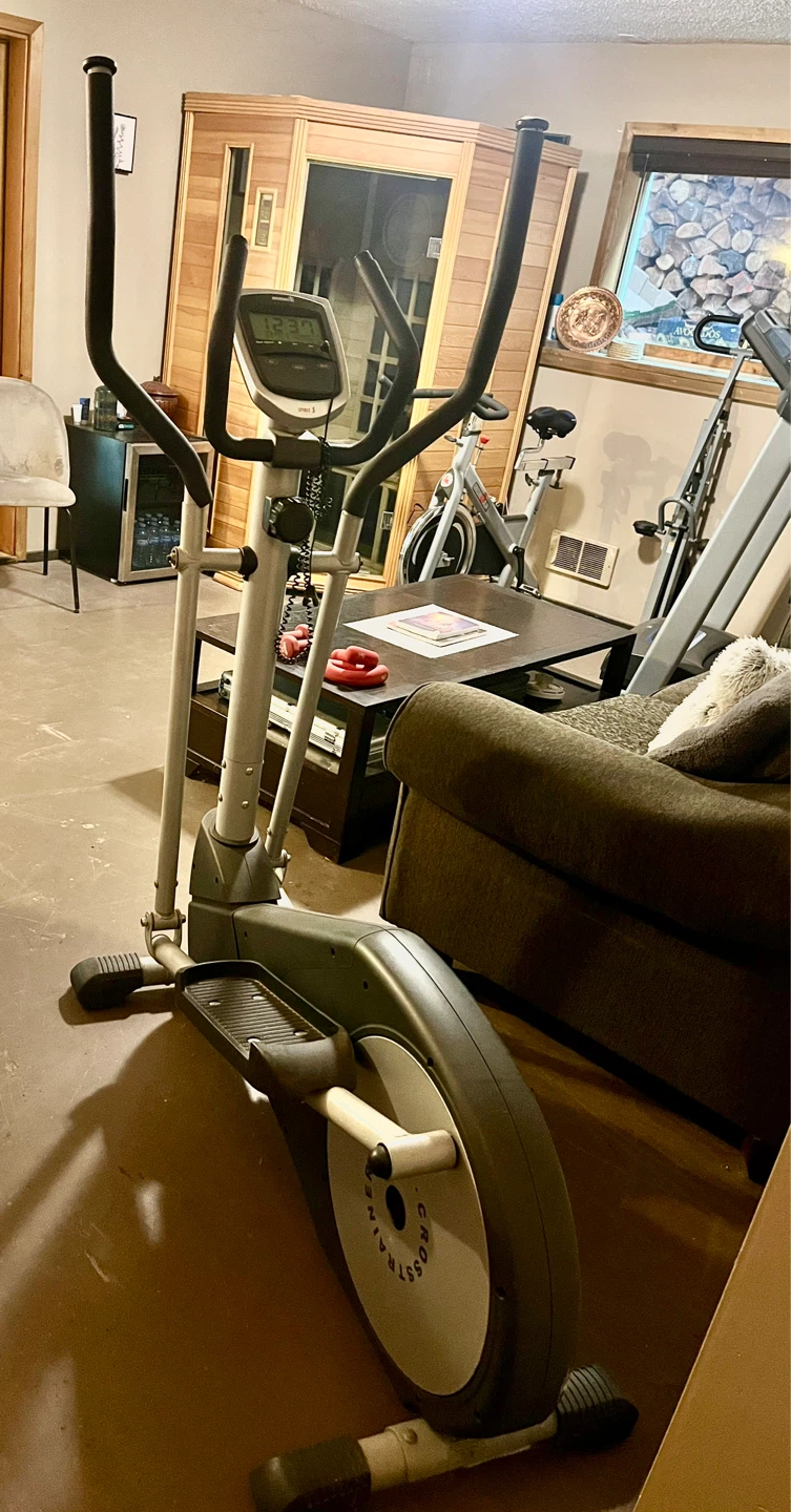 Spirit Fitness CT800 Elliptical Trainer - photo 3