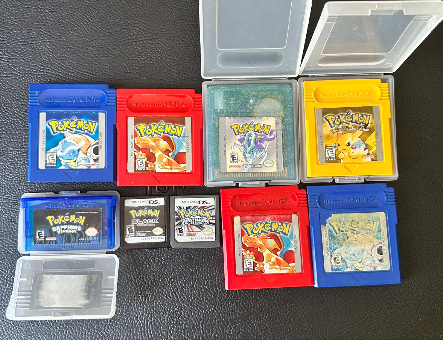 Collection of Nintendo Game Boy and DS Pokémon Gamesa
