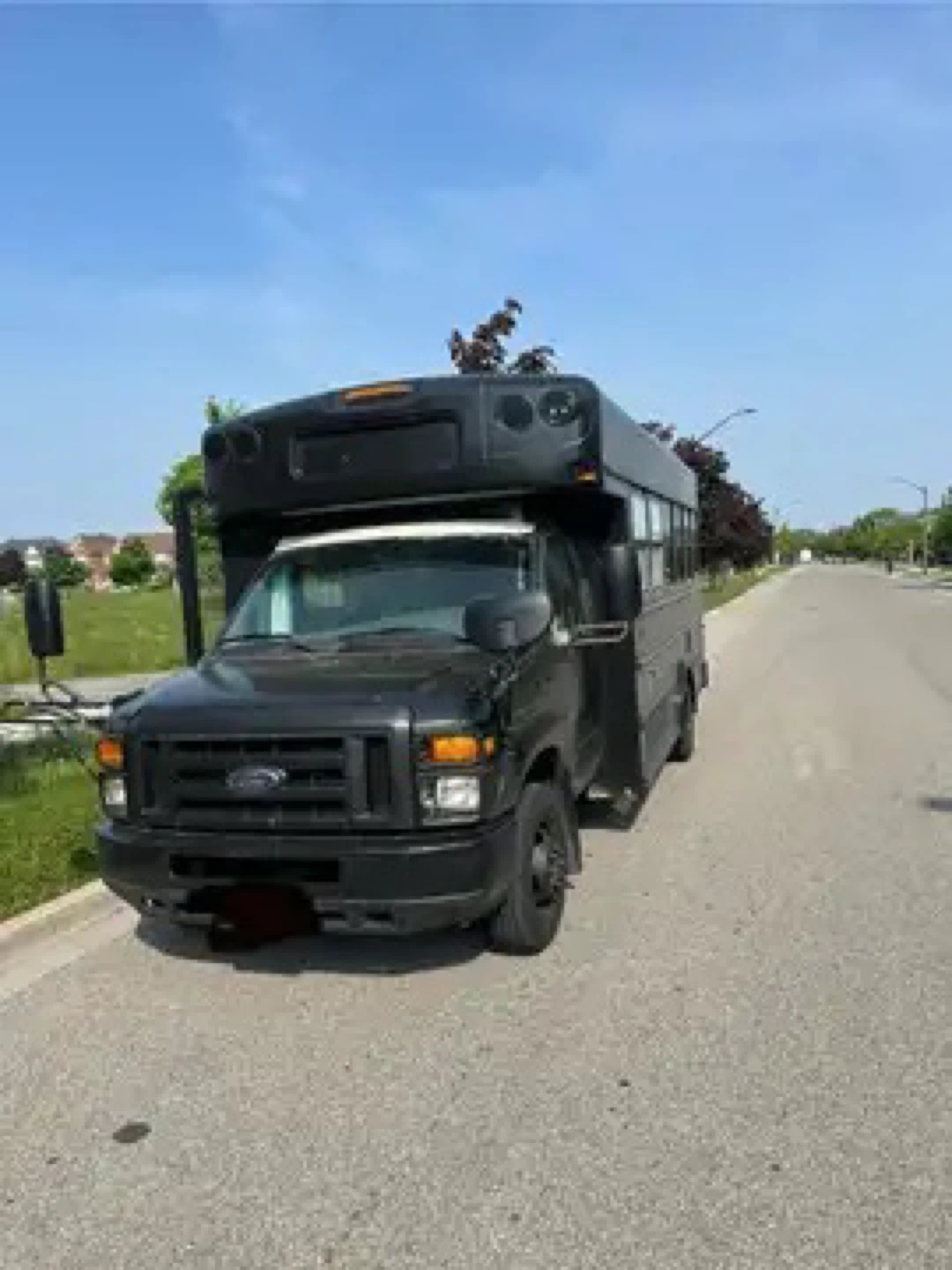 Black Ford 2008 E-450 Bus Conversion